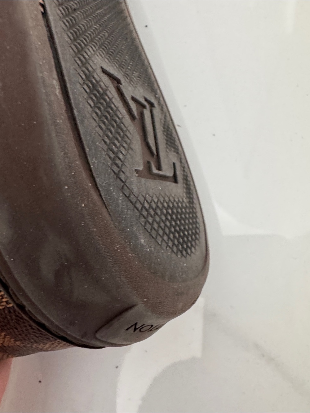 Sneakers by Louis Vuitton - Picture 15 of 16